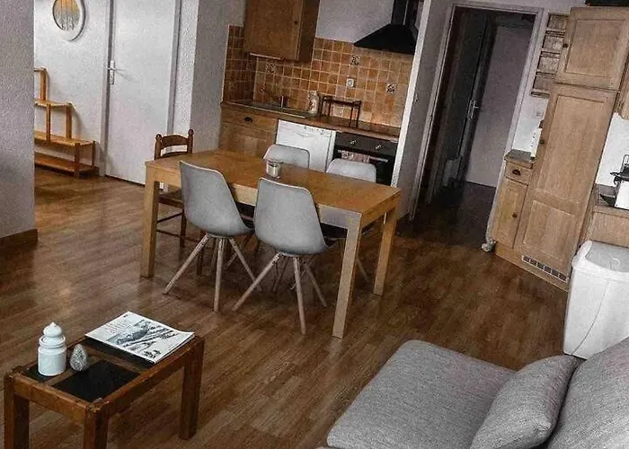 Cosy 50m From Slopes 8 People Apartment